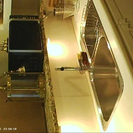 Waterfront Private Room, Own Bathroom ゲストハウス テッサロニキ