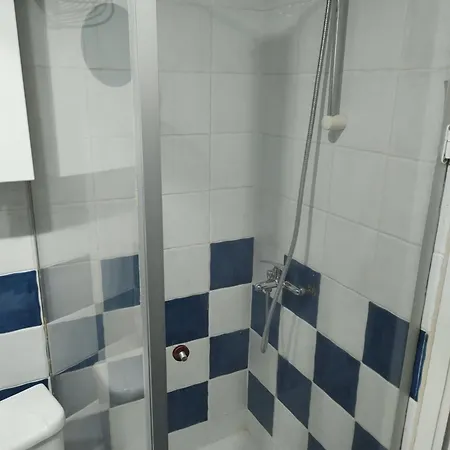 Waterfront Private Room, Own Bathroom Konukevi Selanik