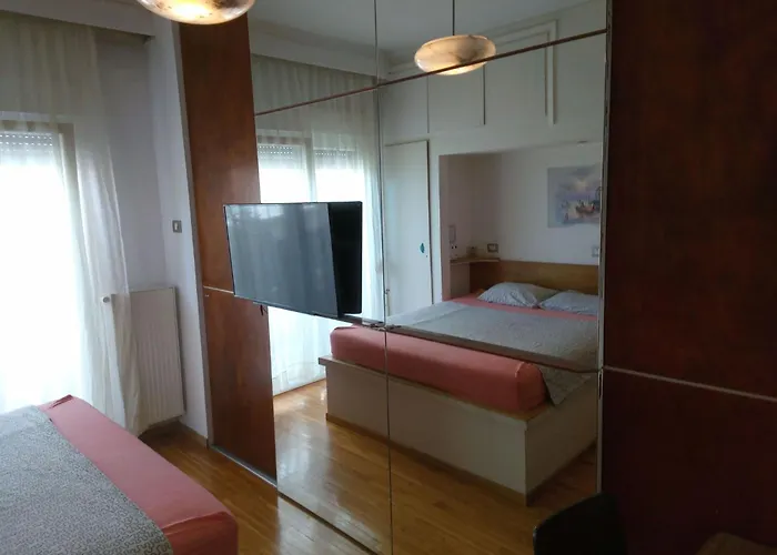 Pensionat Waterfront Private Room, Own Bathroom Thessaloníki