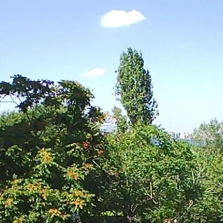 Waterfront Private Room, Own Bathroom 3*