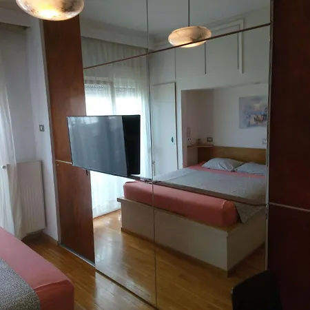 Konukevi Waterfront Private Room, Own Bathroom Selanik